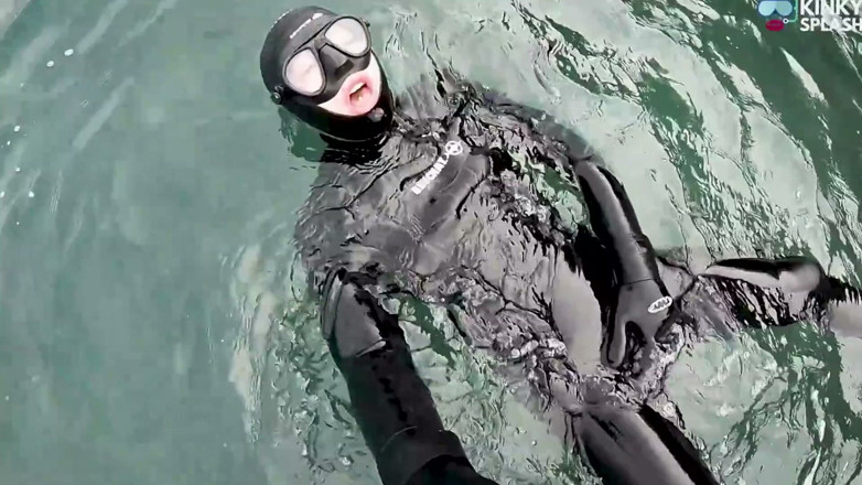 UKCuteGirl Lucy Lauren: Secret Underwater 8mm Wetsuit Play - Snorkeller Gets Away with It