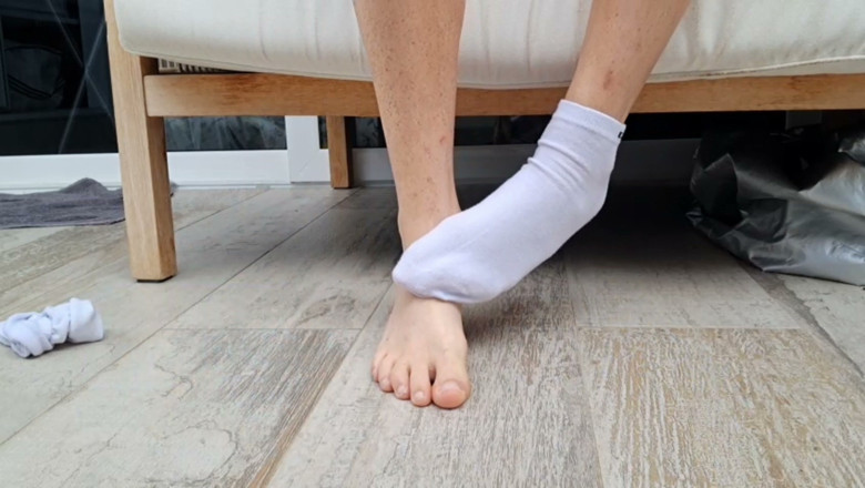 ScottishSweetie: White Ankle Sock Peal &amp; Dedah: Langsing Pancut Dan Jari Telanjang...