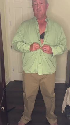 İç çamaşırlı başka bir striptiz gösterisi