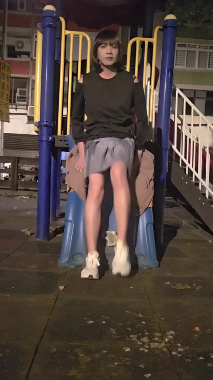 Taiwancdgirl: Pseudo-Niang Tingxuan na zewnątrz wystawa minispódniczek