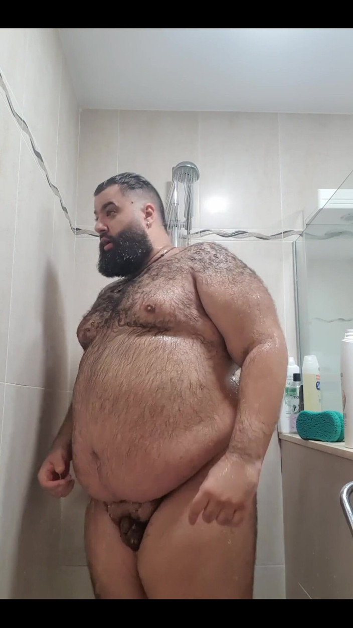 The Mencey: Shower Time