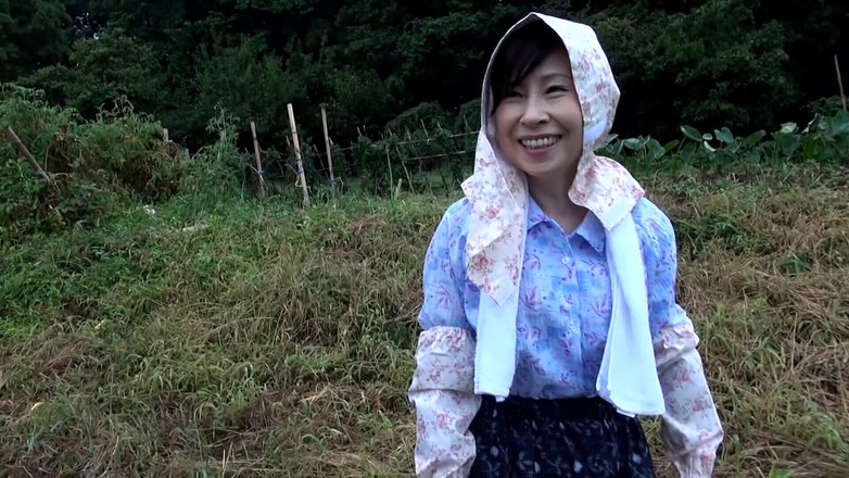 MBM3988: M996g04 एक परिपक्व महिला जो ग्रामीण इलाकों को पसंद करती है और एवी और सेक्स टॉयज के साथ अपनी यौन इच्छा जारी करती है। कामुक इच्छा में डूबना