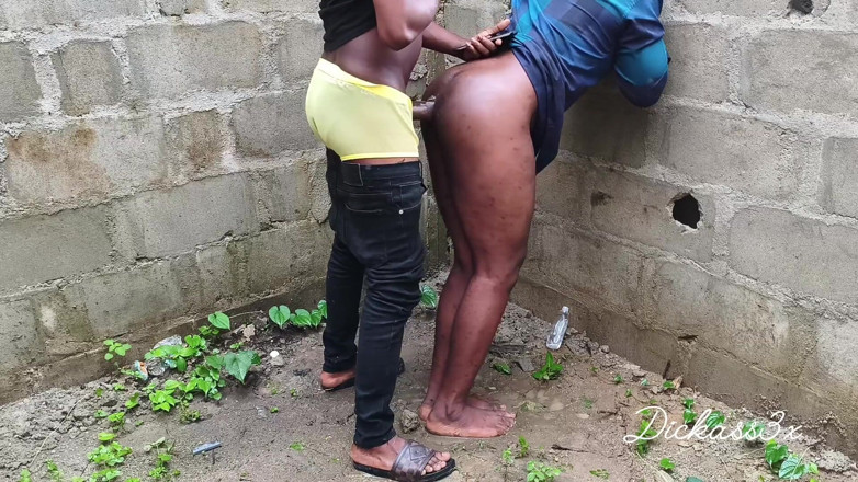 Dickass3x: Si jalang eboni twerking dapatnya keras dari belakang