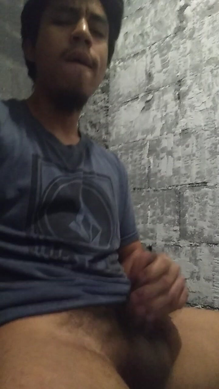 AlexAlejandro13: 내 자지 측정을 얼마나 생각합니까?