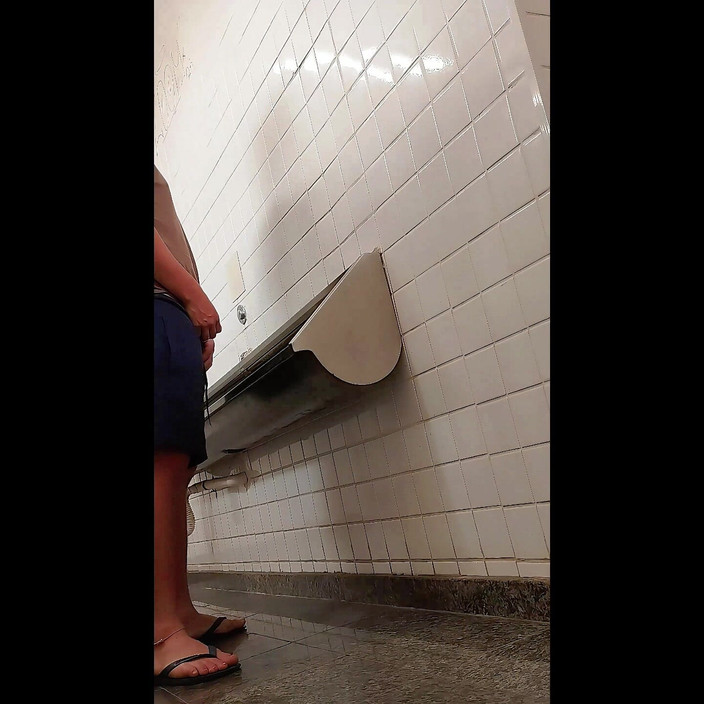 Marcosninfo: Conheci Uma Cidade E Fiquei Pelado No Banheiro Publico.