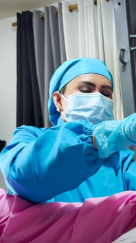 Momifié et tourmenté par 2 infirmières cruelles 2/3