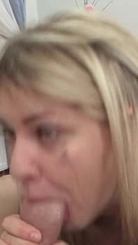 Mame sexy nesătule Master oral adânc în gât pe pule care pulsează