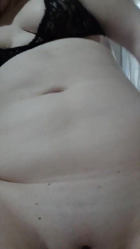 BBW Girl Rubs Her Pussy on the Table