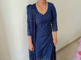 Sakshi Pussy: Servitoare indiancă sexy desi de la sat se futea cu șeful în...
