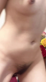 Petite Body - pequena buceta peluda sexy peituda perfeito corpo