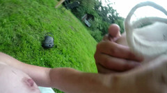 MrsPigHole: Mrspighole neemt gemaskerd varkensgaatje om te wandelen, ballen trekken, slaan,...
