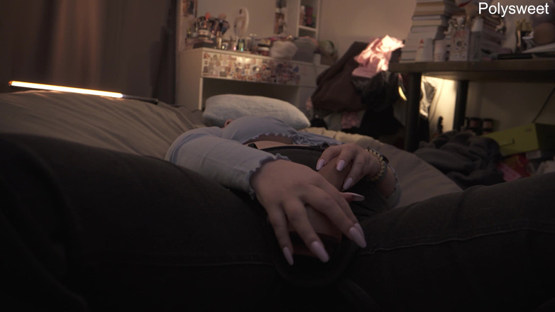 Polly Sweet: あなたが私のストラップオンを吸い、足の指を舐めた後、私はあなたの口に唾を吐きます