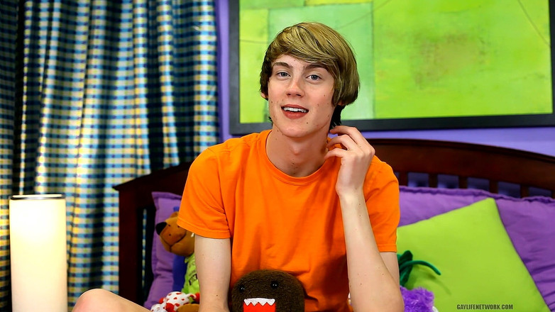 Lollipop Twinks: Malá řeč s Elijahem s velkým čůrákem