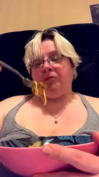 Bbwbootyful fan request eating spaghetti
