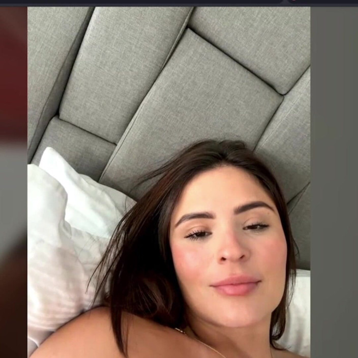 Ayumi Hall: 例えば、起きてすぐにベッドにいるときにセックスされるような感じです