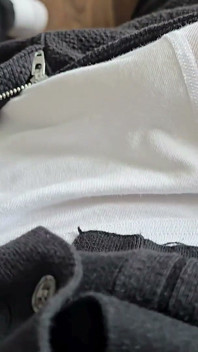 Almoço - padrasto quente esfrega seu pau gordo através de branco Calvin Klein