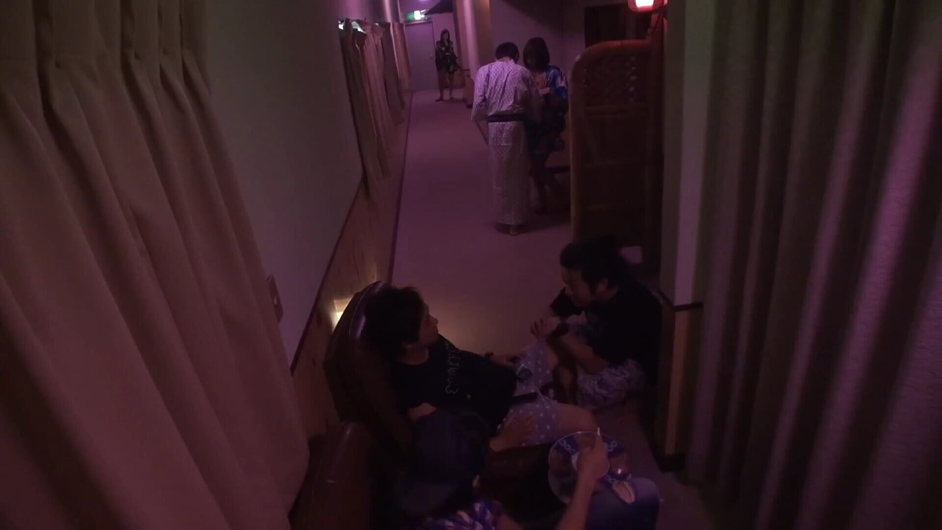 Lost Lights of the Colorful Town in a Secluded Hot Spring Resort!