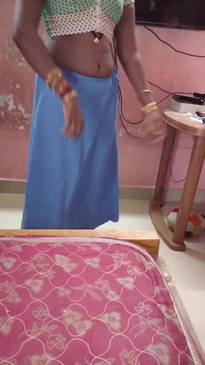 RenuRaj: Desi Tamil Wife Renu Wet Nude Body Towel Dry &amp; Slow...