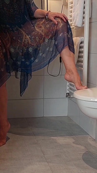 Wychodzące gry erotyczne Seleny przed kamerą