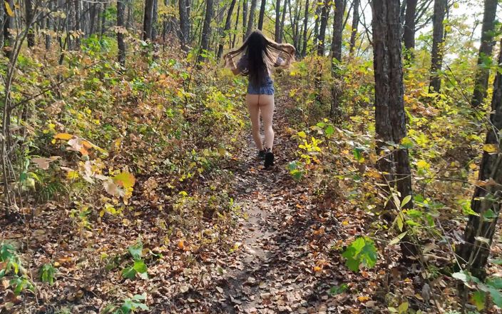 MissPopa: Mi caminata de otoño sin bragas.