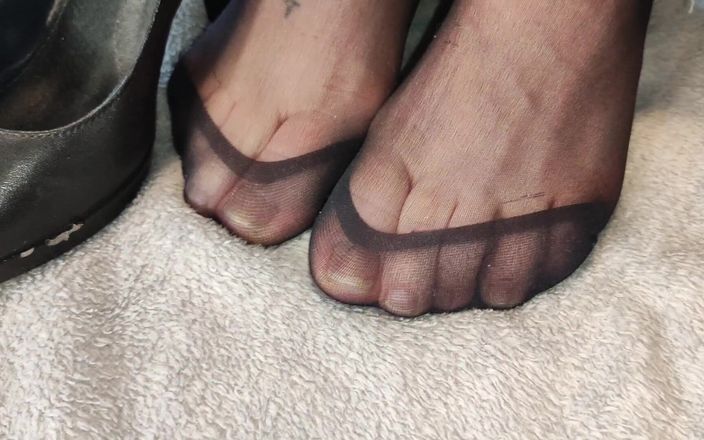 EricSkyMDH: Nach Dem Job Noch Ein Nylon Footjob in Jeans