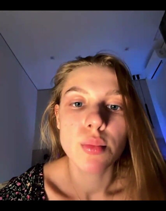 JuiceLussie: Sditalina la figa rosa stretta così eccitante