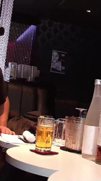 Asiática flaca milf follada después de cenar en cita de tinder