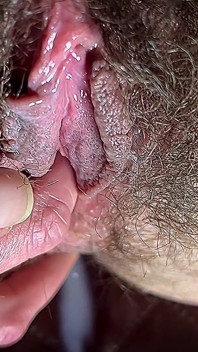 Madrasta gostosa brinca com seu close-up sujo e peludo