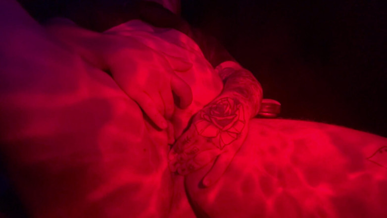 SoftBakedAfterDark: Mengongkek diri saya - saya pancut keras