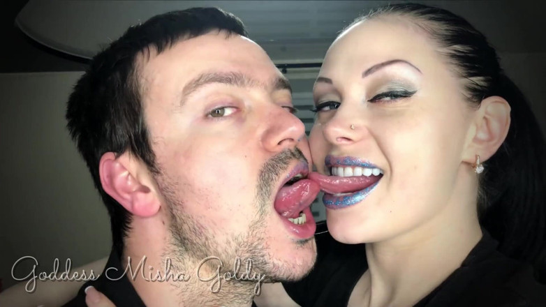 Goddess Misha Goldy: Wild tongues play with a lot of spit! Shiny blue...