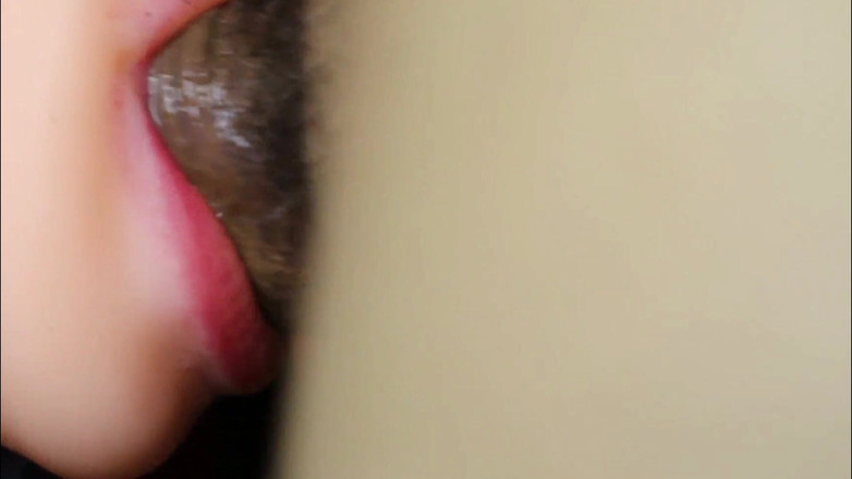 SEXY_GUYBEST: Very Close-up of Plunging a Penis Into a Wet Mouth