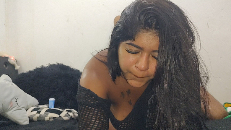 LiL Latin Goddess: Сырое падение потерянного телефона, том 17