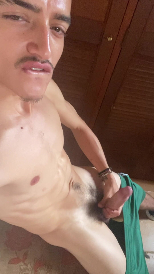 Young Guy Masturbates (Fenix12)