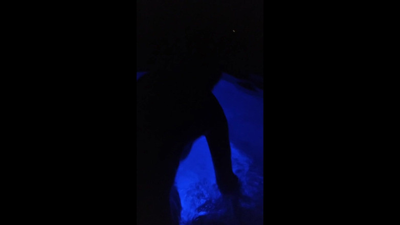 Candi Annie: キャンディ・アニーがホットタブでセックスし飲み込む