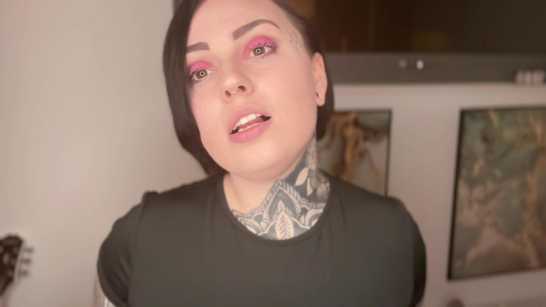 Miss Valentina: Tunjukkan Saya Seluar dalam Itu