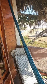 Un bel pompino sulla terrazza con vista sulla spiaggia
