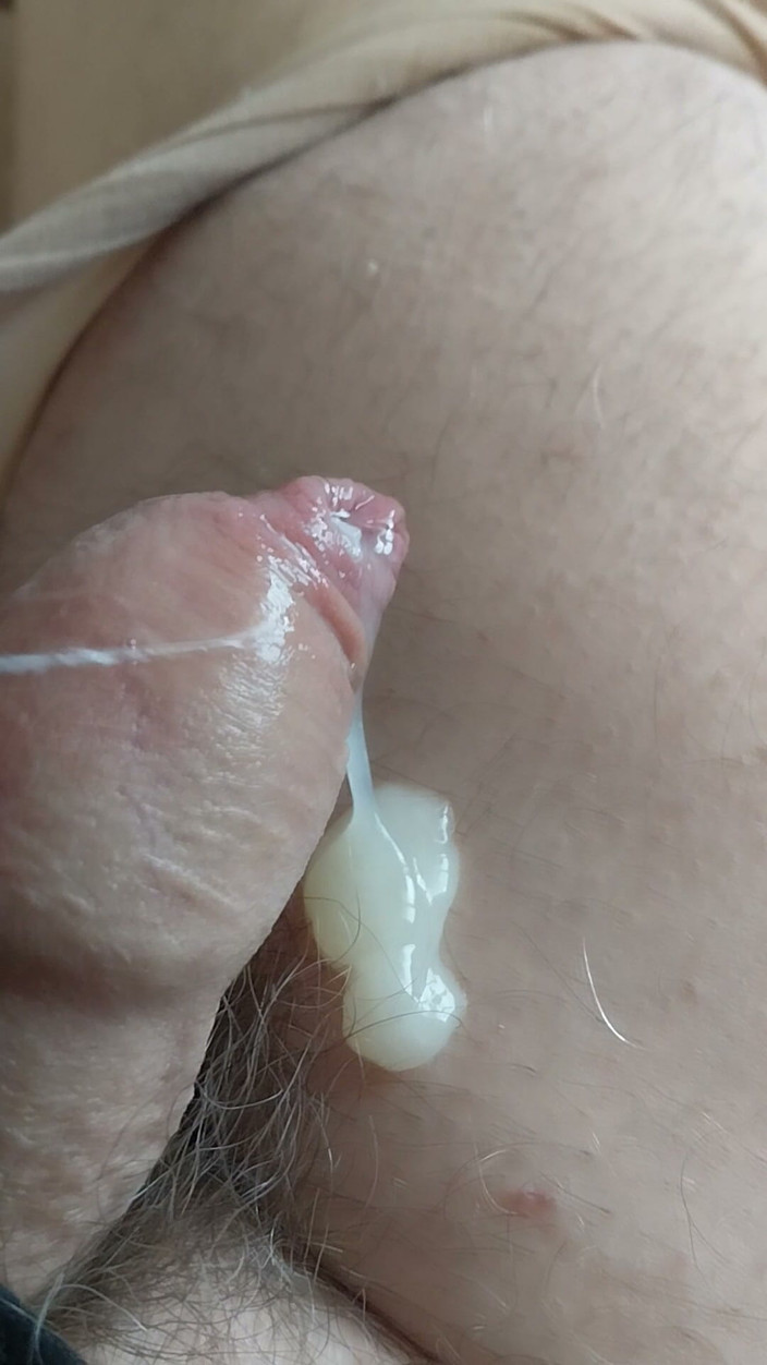 Cindy Belfast: Watch This Beautiful Tiny Clitty Cum
