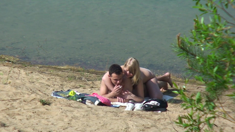 Out Sexxx: Amateur couple fucks on the beach sure about not be...