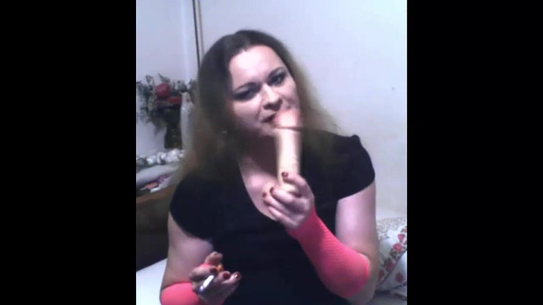 Dorisstar: Sexy brunetka v lekci kouření ptáka s JOI