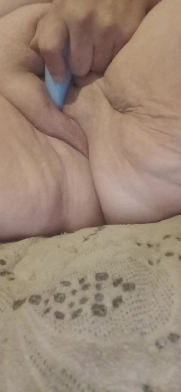 MAGLIGHTGIRL69: Vibriere meinen kitzler