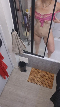 내 입에 들어가 나는 모두 뜨겁고 자지를 원한다