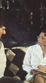 Vintage MILF ohromena v parních orgiových scénách Zlatého věku