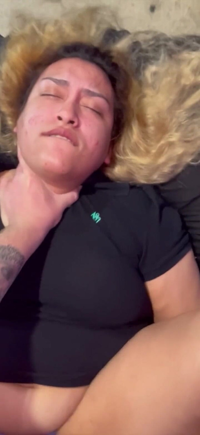 Sandn420: Latina slet vindt het heerlijk om haar kontgaatje hard geneukt...
