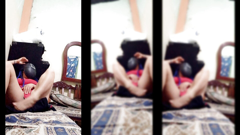 Martin13: berpeluh dan panas ibu tiri ingin berkongkek dan melancap