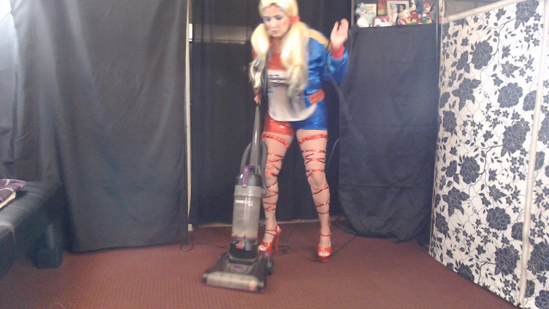 Abby Anna: Harley Quinn děvka vysává