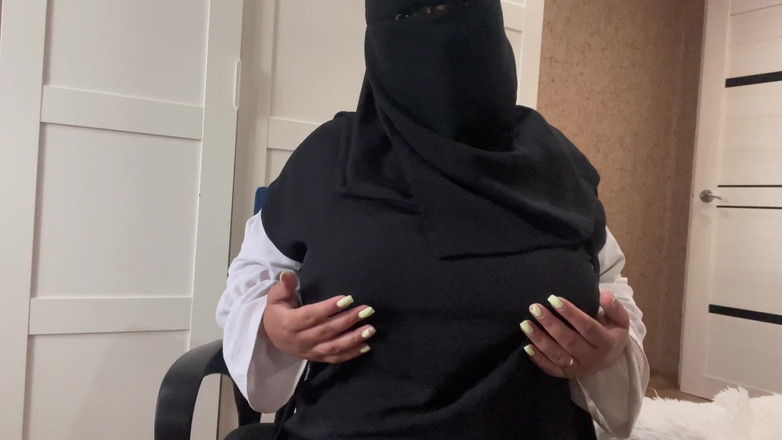 Lux Eva: 摩洛哥继母给撸管指挥