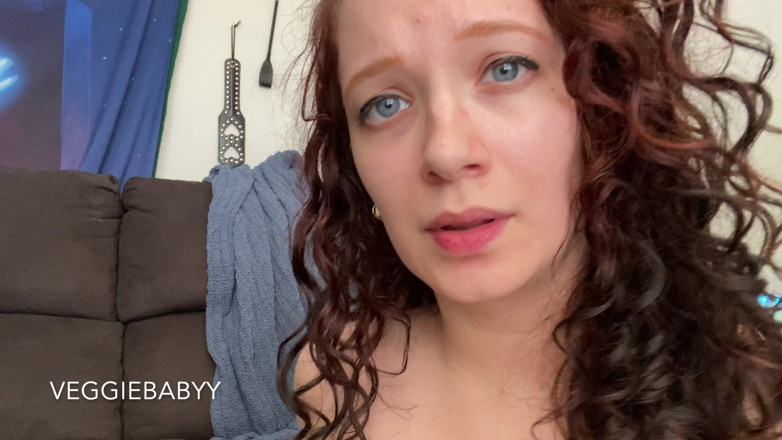 Veggiebabyy: Guarda la mia faccia mentre mi sculaccio