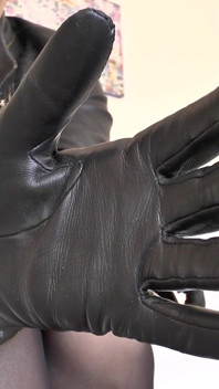 Sarung tangan kulit hitam memuaskan! Sniff Them and JOI - Lady Victoria Valente