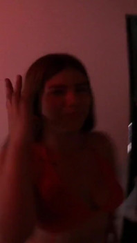 Puta tesuda liga o fã, está fodendo quente nessa cadela !! Parece que sua meia-irmã está na porta - Jhodez1
