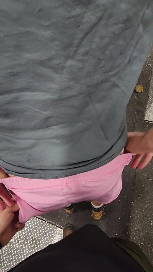 Mimiandevan: Shorts rosa provocam no trabalho